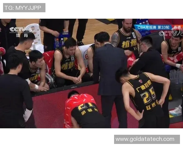 孙铭徽：从青涩少年到篮球场上的闪耀明星之路